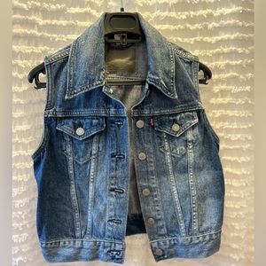 Levi’s VINTAGE Denim Vest size women’s/juniors XS